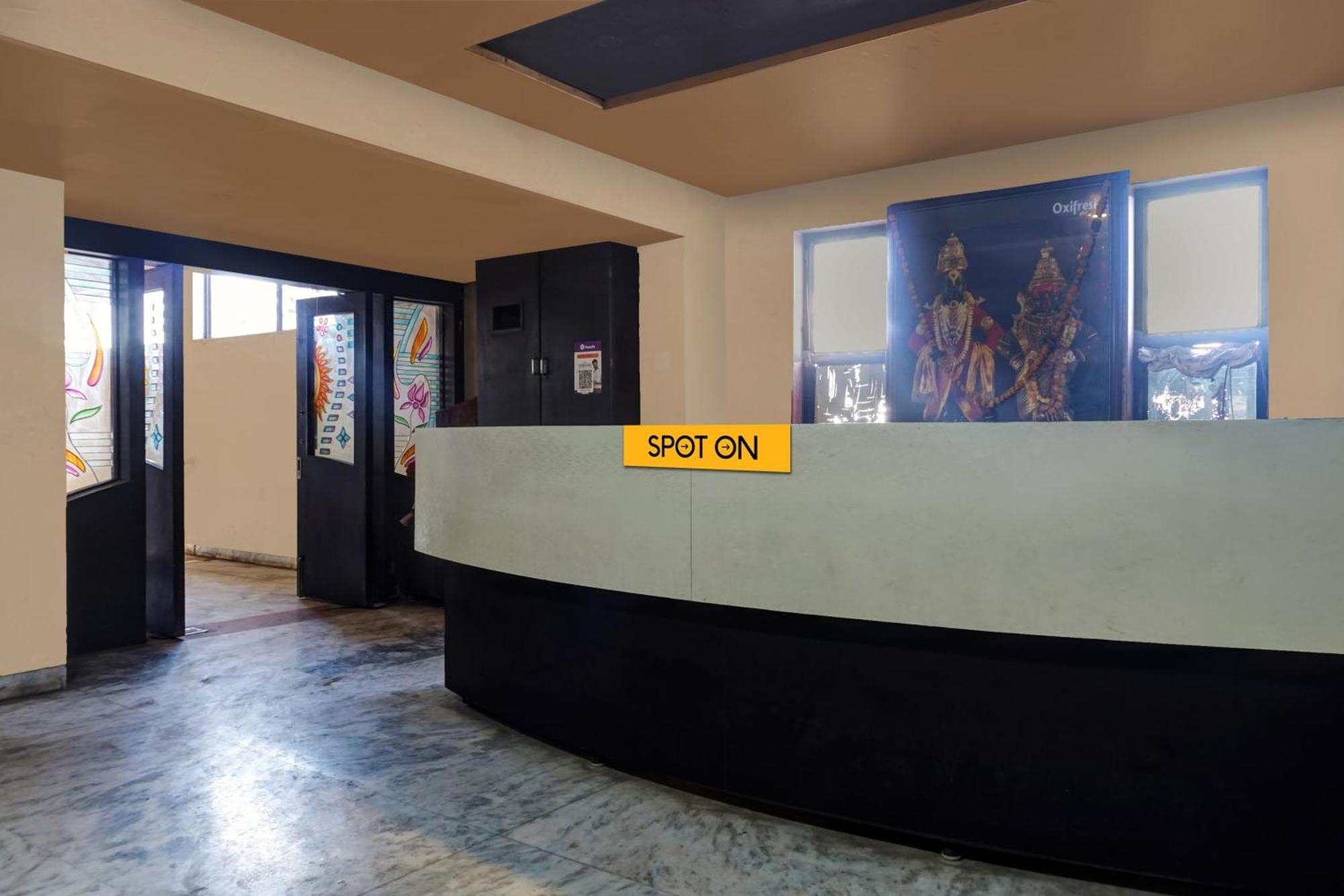 Hotel O Akash Lodge Latur Exterior photo